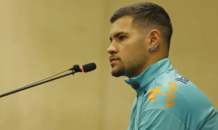 Bruno Guimarães reconhece atuação abaixo da Seleção: “Era para 7 ou 8 gols”
