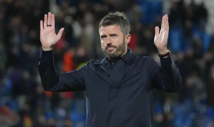 Carrick inicia coletiva com mensagens firmes sobre situação no Manchester United