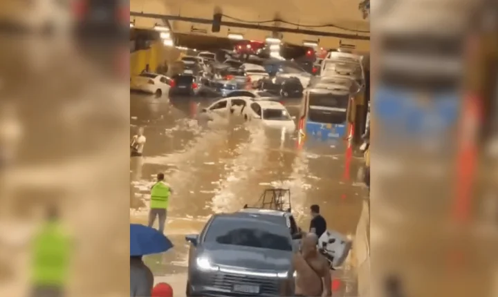 Choveu 11 dias em 40 min e bombas do Anhangabaú não deram conta