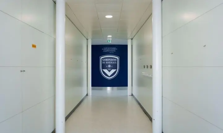Clube tradicional da França é vendido por R$ 6 e assume dívida milionária