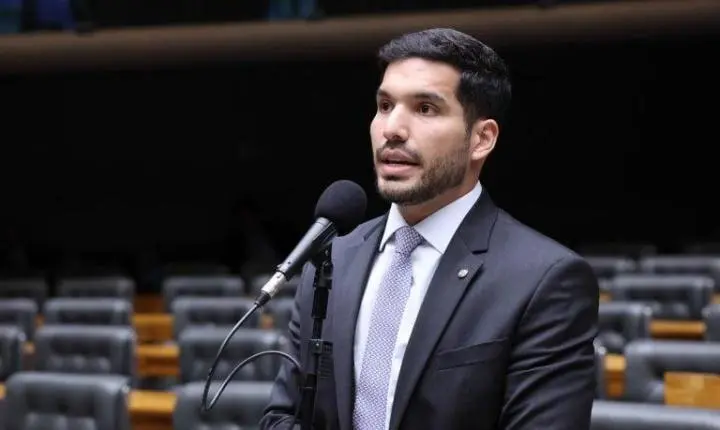 Desconto em multas para motoristas de aplicativo é proposto