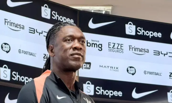Diretor do Corinthians avalia trabalho de Seedorf: “Surpreendeu a todos”