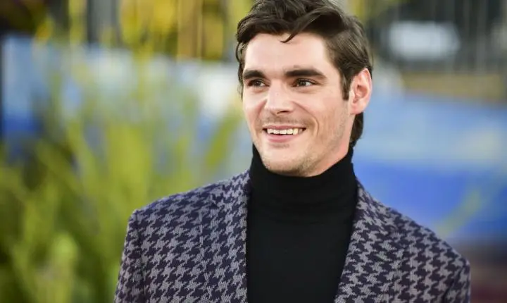 Elenco de “Breaking Bad” lamenta morte de RJ Mitte: “Coração partido”
