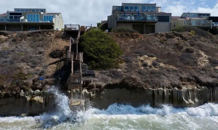 Elevação do nível do mar destrói casas e apaga praias na Califórnia
