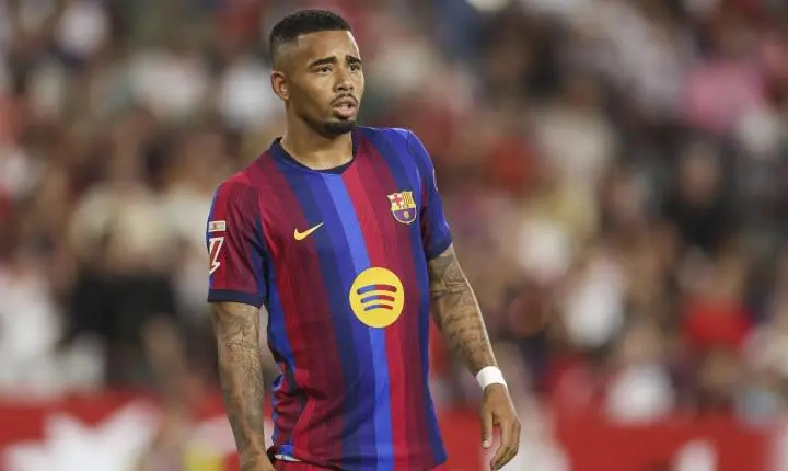 Flick fala sobre planos para Gabriel Jesus no Barcelona: ‘Melhorou muito’