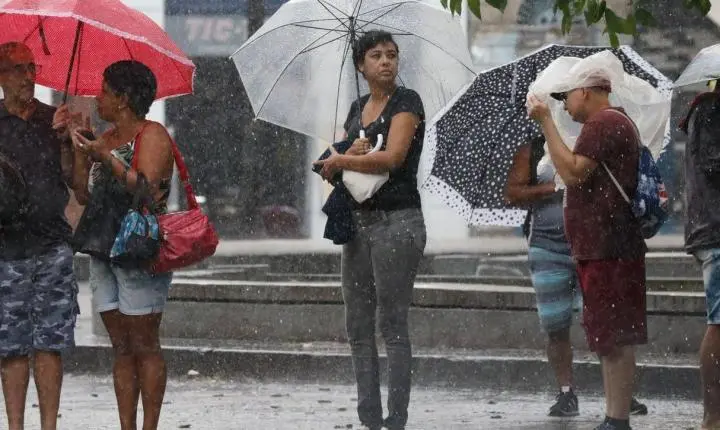Inmet emite alerta para chuvas no Norte, Sudeste e Centro-Oeste
