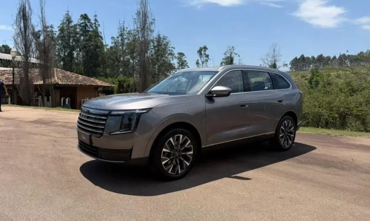 Jetour S08 tem preço agressivo e muitos itens de carros de luxo; confira