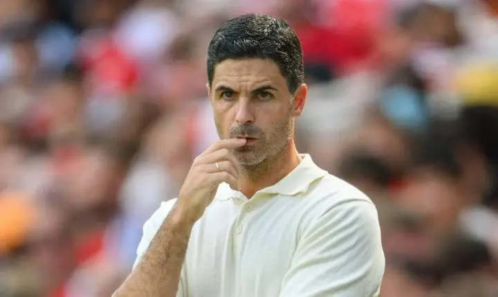 Lenda do Arsenal 'absolve' falhas no mercado após eliminação
