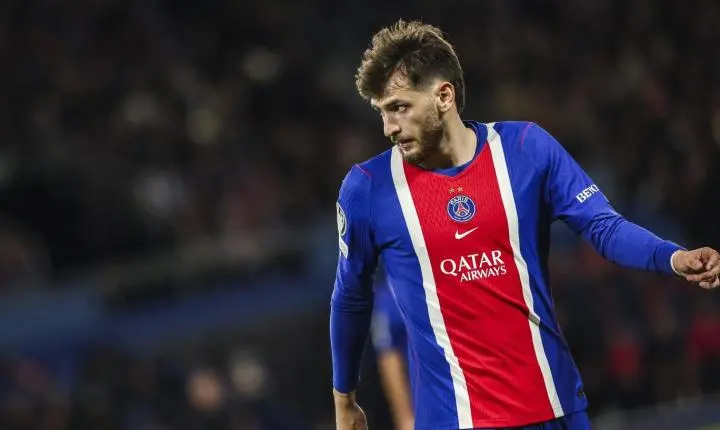 Lesão grave de Kvaratskhelia gera desafio para Luis Enrique no PSG