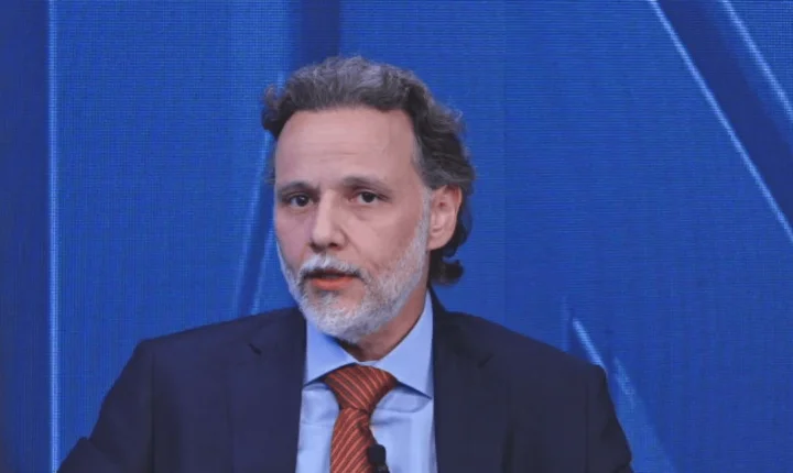 Lulinha vive na Espanha de forma “modesta” e “classe média”, diz advogado