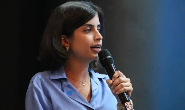 Mãe de Tabata Amaral é internada na UTI após acidente em agenda