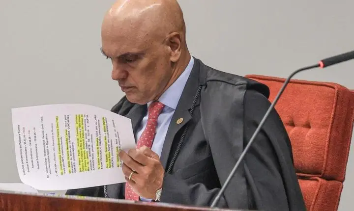 Moraes impõe multa de R$ 5 mil a advogado por tentativa de fraude no STF