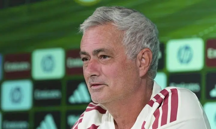 Mourinho faz comentário sarcástico sobre situação do City: 'Precisaremos ter sorte de ainda estarmos aqui'