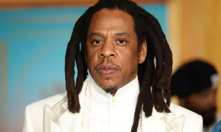 Mulher que acusou Jay-Z de estupro volta atrás e diz que nunca o conheceu