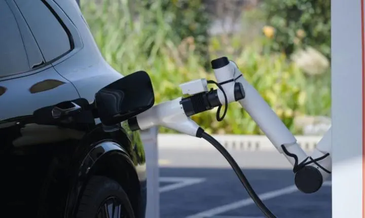 Novo carregador da Geely utiliza IA e promete carga em 8 minutos; conheça