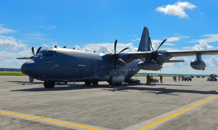 Participação de aeronave militar dos EUA em exercício no Brasil
