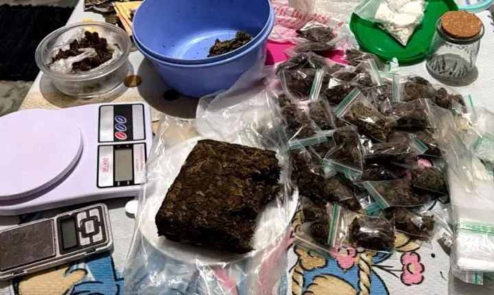 POLÍCIA MILITAR PRENDE SUSPEITO DE TRÁFICO DE DROGAS E APREENDE ENTORPECENTES EM JI-PARANÁ