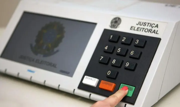 Porte de armas é proibido em todo o país a partir deste sábado por 2º turno