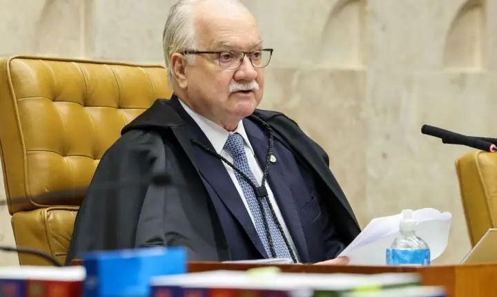 Presidente do STF, Edson Fachin vota em Brasília