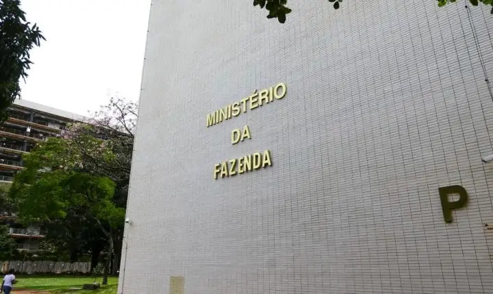 Projeções do PIB são revisadas para 2% em 2026 e 2,3% em 2027 pelo governo
