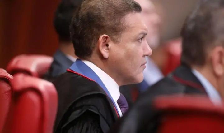 TSE mantém no ar site pró-Flávio e manda investigar financiamento