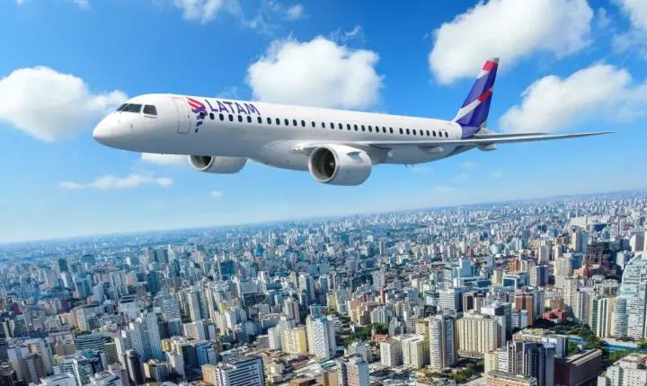 Voo da Latam solicita prioridade para pousar em Porto Alegre