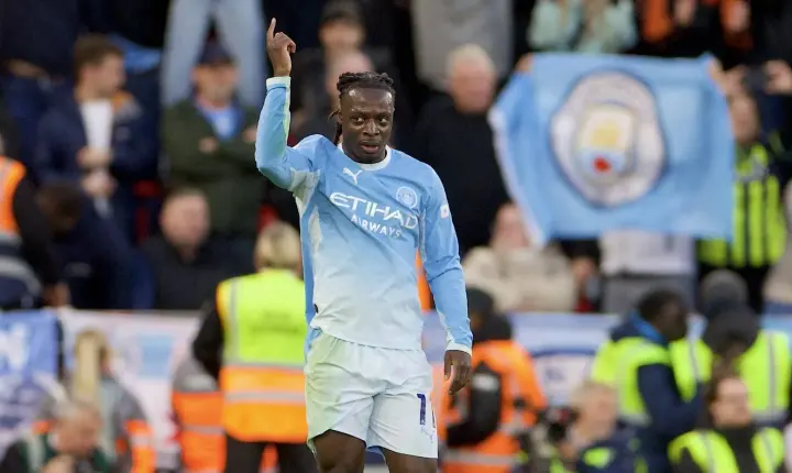 City responde provocações do Liverpool com golaços, tem retorno triunfal de Doku e cala Anfield