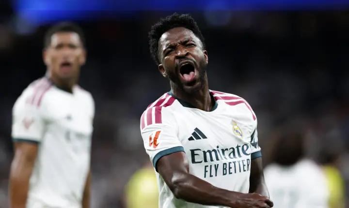 ‘É um escândalo o que está acontecendo’: Expulsão de Vini Jr em jogo do Real Madrid agita a Espanha