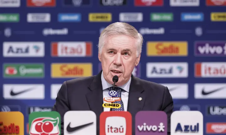 Ancelotti consolida Raphinha em nova função e ‘ignora’ testes para camisa 9 na Seleção