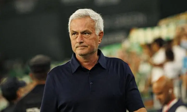 Zagueiro do Real Madrid, após rejeitar propostas, pode encontrar redenção com Mourinho